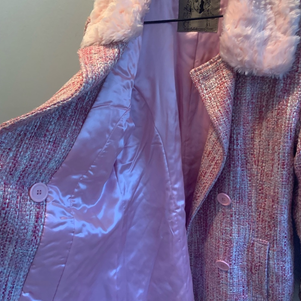 Women's Pink Tweed Coat with Faux Fur Collar - Picture 5 of 7